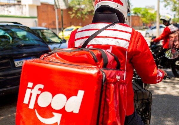 iFood defende contribuição ao INSS de 5% a 11% sobre renda dos motoboys