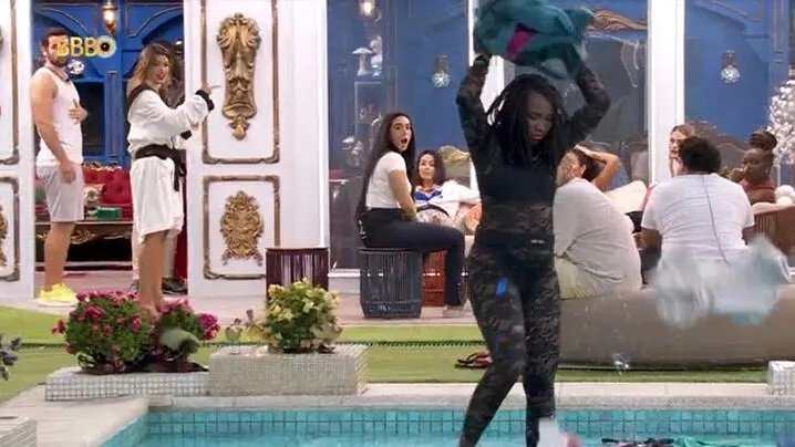 Tudo começou na sala, quando Davi questionou os argumentos de Yasmin no Sincerão - Foto: BBB | Globo | Reprodução