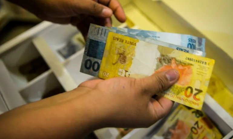 INSS antecipará 13º salário para mais de 2 milhões de baianos