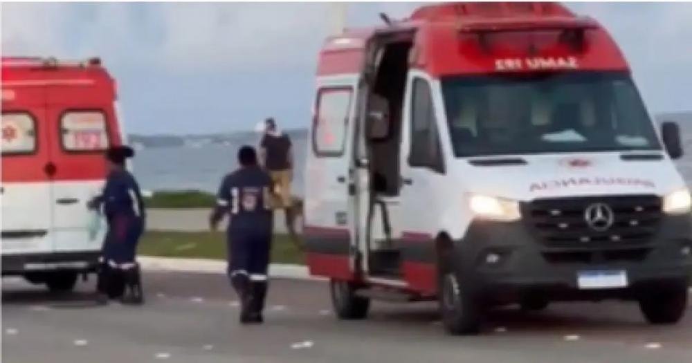 Homem morre durante caminhada na orla da Boca do Rio, nas imediações do Centro de Convenções de Salvador