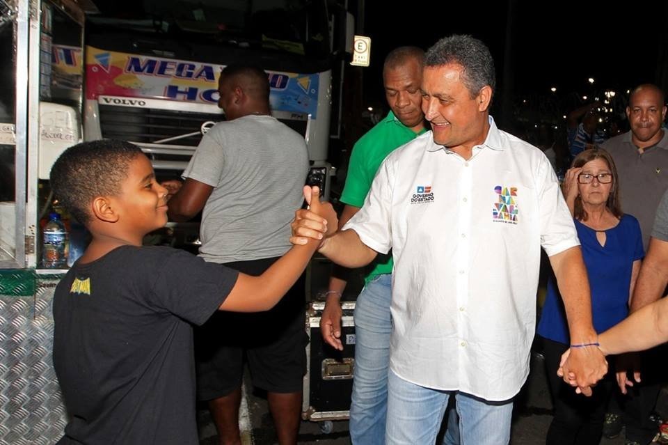 Em redes sociais, Rui Costa combate racismo e violência contra a mulher