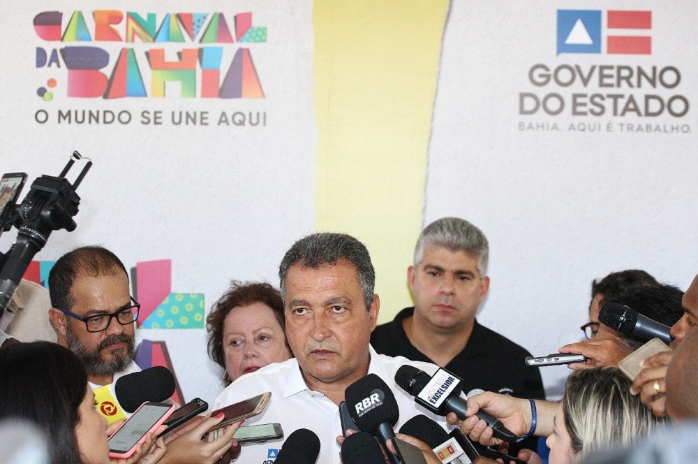 “Carnaval extraordinário, de ruas cheias em toda a Bahia”, afirma Rui no Campo Grande