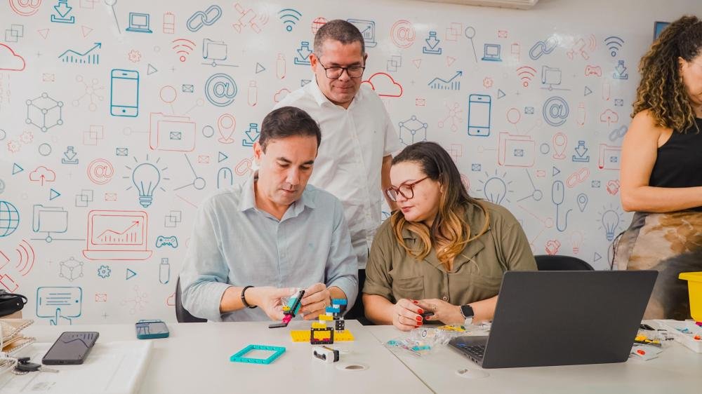 Alagoinhas inicia implantação robótica educacional