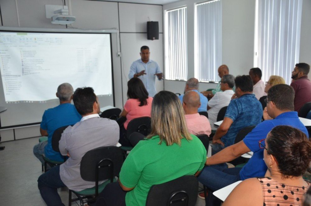 Capacitação sobre fiscalização de contratos para servidores municipais