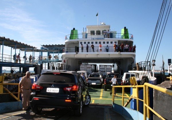 Ferry tem fluxo intenso; movimento deve ser 5% superior em relação a feriado de 2023