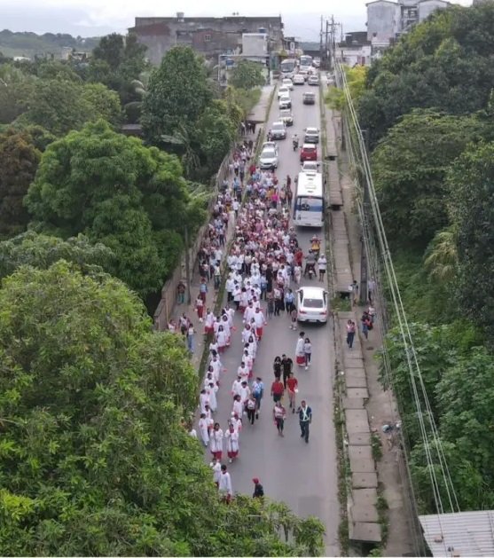 Recife - Micro-ônibus atropela e mata quatro pessoas e deixa outras 25 feridas durante procissão