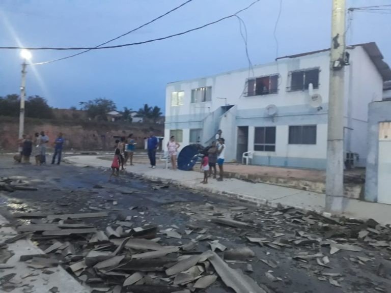 Prefeitura presta auxílio às famílias do Urupiara que tiveram casas danificadas pela chuva