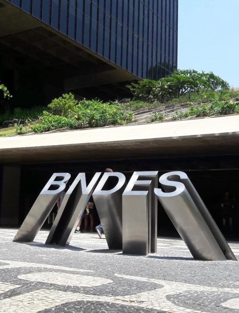Oportunidade no BNDES: concurso público oferece 150 vagas e salários de até R$20,9 mil