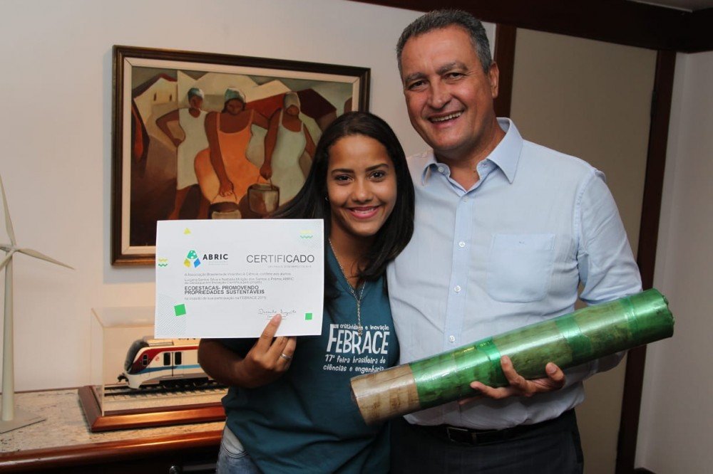 Governador Rui Costa recebe estudante premiada em São Paulo