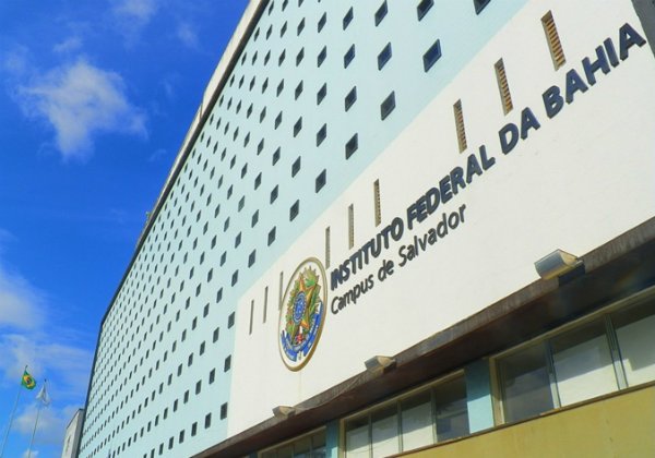 Nesta segunda-feira (15), professores anunciam greve em universidades federais