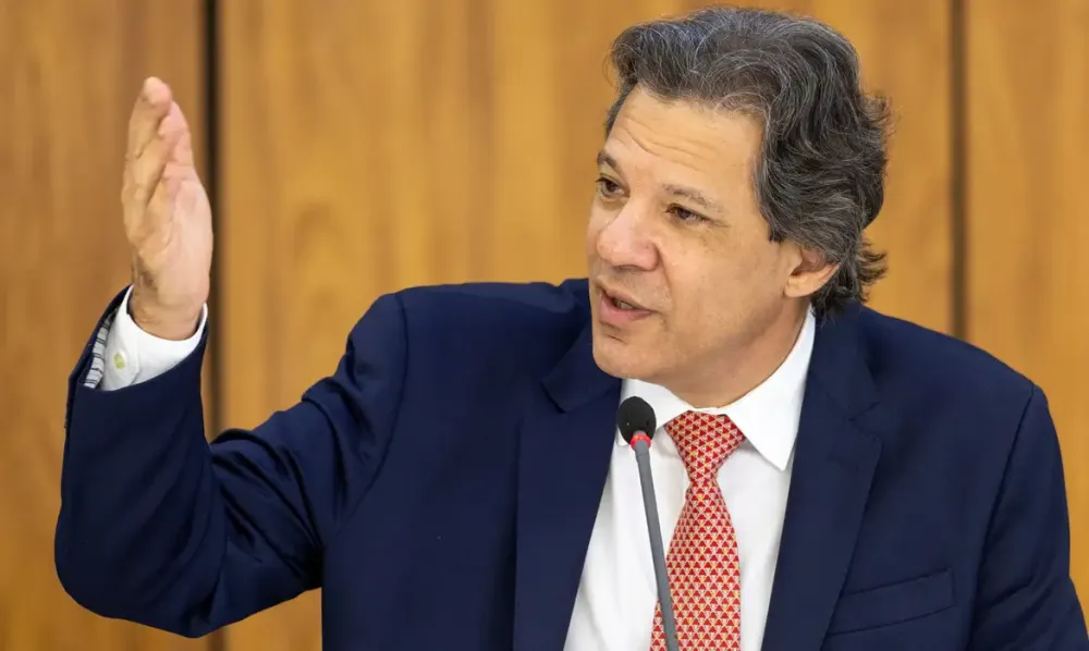 Haddad confirma salário mínimo de R$ 1.502 em 2025