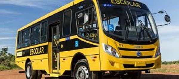 Prefeitura reforça transporte escolar com a aquisição de 4 novos amarelinhos para garantir a permanência dos alunos nas escolas