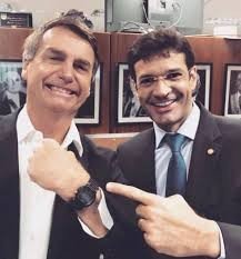 PF vê participação de ministro de Bolsonaro em esquema de laranjas