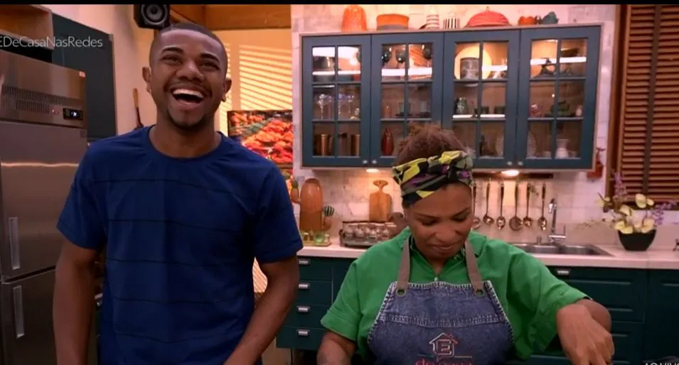 Rejeitando rumores, Davi convoca Mani ao vivo: “Venha amor”