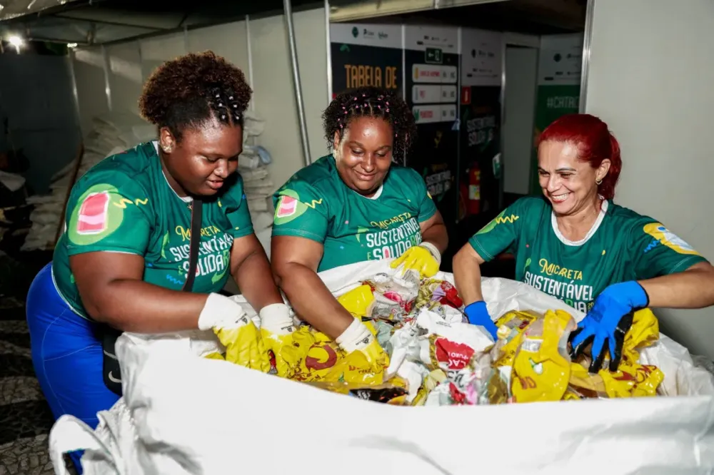 Micareta de Feira arrecada 700 quilos de alumínio no primeiro dia