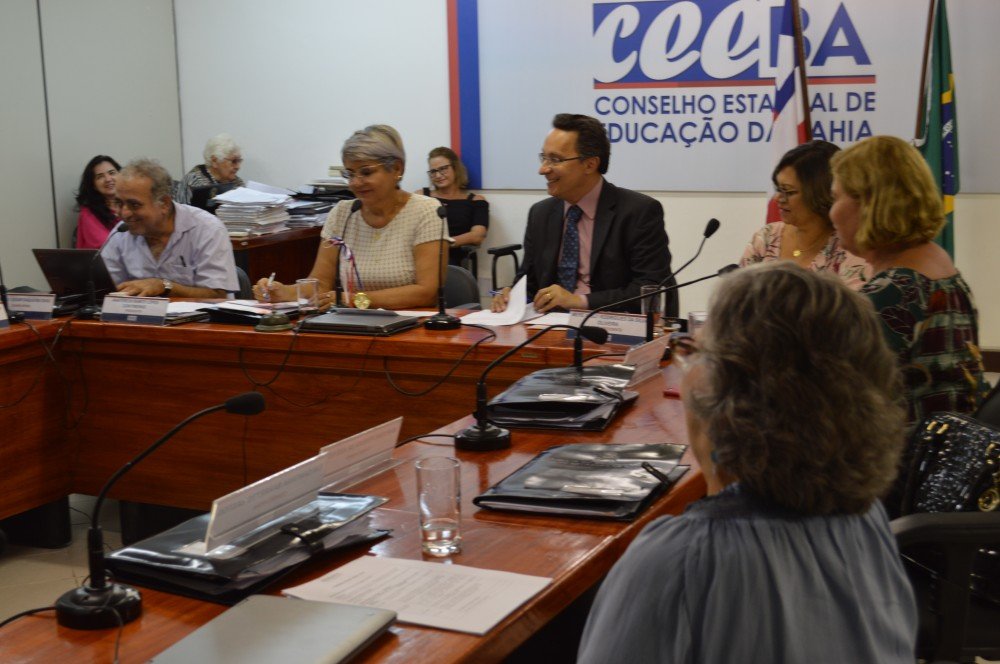 Conselho Estadual de Educação da Bahia realiza ato para comemorar milésima sessão