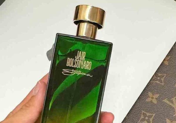 Após golpes, maquiador de Michelle anuncia fim da loja que vende perfume ‘Jair Bolsonaro’