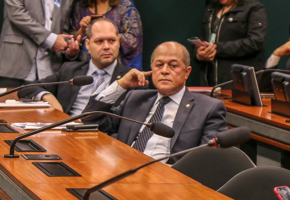 Joseildo cobra ministro do Meio Ambiente sobre exploração de petróleo em Abrolhos
