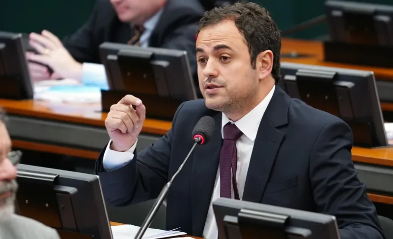 'Vamos fazer o enfrentamento', diz Glauber após processo na Câmara por acusação de agressão a membro do MBL