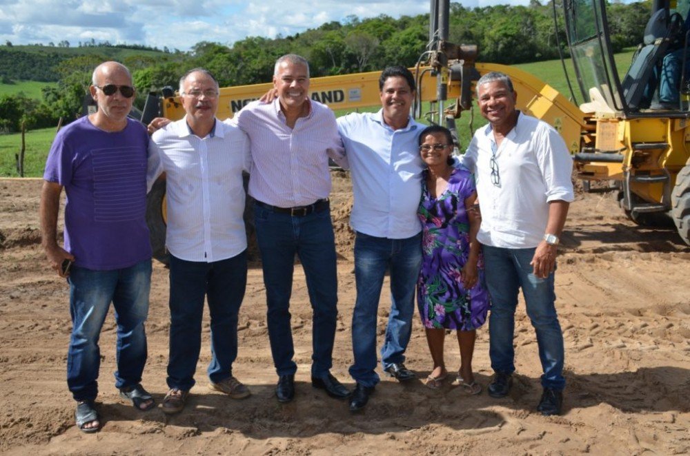 Desenvolvimento do campo: prefeito Joaquim Neto se reúne com moradores do Pindobal de Cima para discutir melhorias e investimentos à agricultura familiar