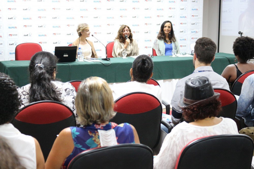 Educadores recebem orientações sobre cuidados com a saúde vocal