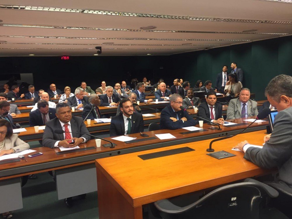 Na Câmara, Rui apresenta demandas prioritárias para os estados