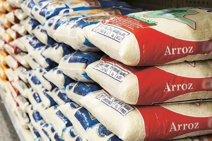 Alagoinhas - supermercados limitam venda de arroz em meio a inundações no Rio Grande do Sul