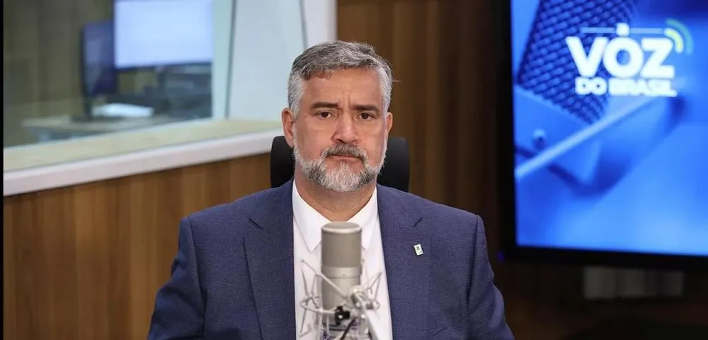 Pimenta discute a importância de desmascarar notícias falsas; assista