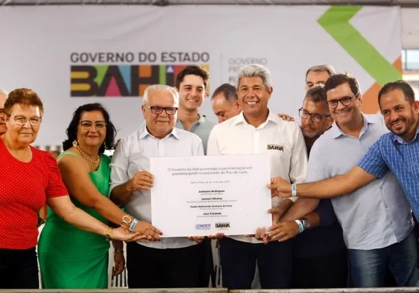 Em Sátiro Dias, governador entrega R$ 18 milhões em obras de infraestrutura e educação