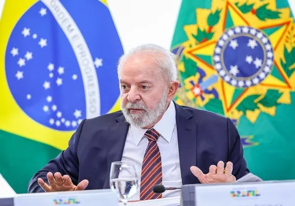 Lula aprova programa para modernizar a indústria brasileira