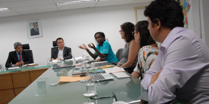 Estado discute parceria com Unicef para busca ativa de crianças fora da escola
