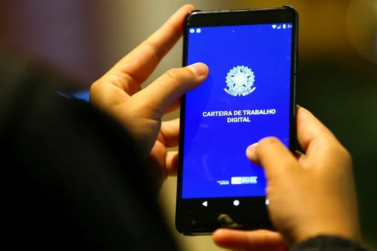 Brasil tem saldo de 958 mil empregos formais em quatro meses, melhor resultado desde 2011