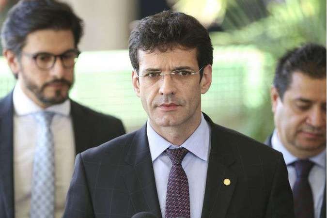 Deputada do PSL em Minas Gerais depõe à PF e acusa ministro do Turismo
