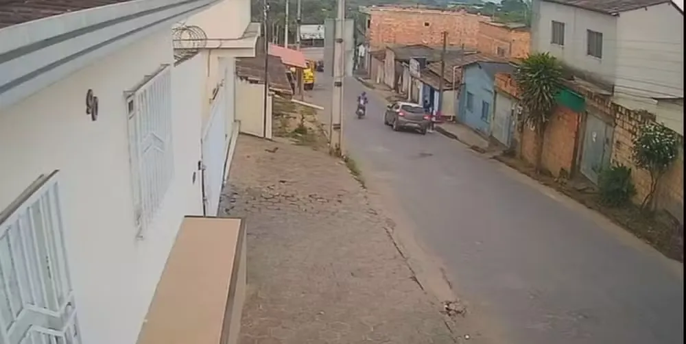Vídeo mostrou momento que policial abordou adolescente — Foto: Reprodução/Redes Sociais