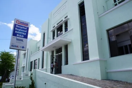  Em Alagoinhas, policiais salvam bebê de 1 mês engasgado com leite materno