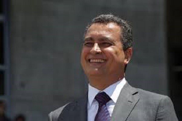 Rui Costa assina termo de unificação dos terminais que garante o início das obras do Porto Sul