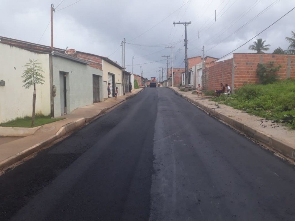 Prefeitura segue com as obras da segunda etapa de pavimentação asfáltica na Rua São Crispim
