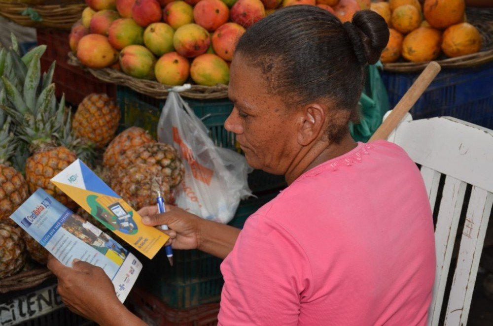 Alagoinhas - Semana do Microempreendedor Individual conta com ação voltada aos feirantes na Central de Abastecimento