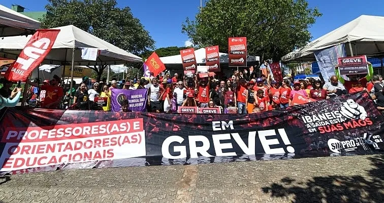 Fim da greve! Professores universitários retomam atividades após 70 dias em greve