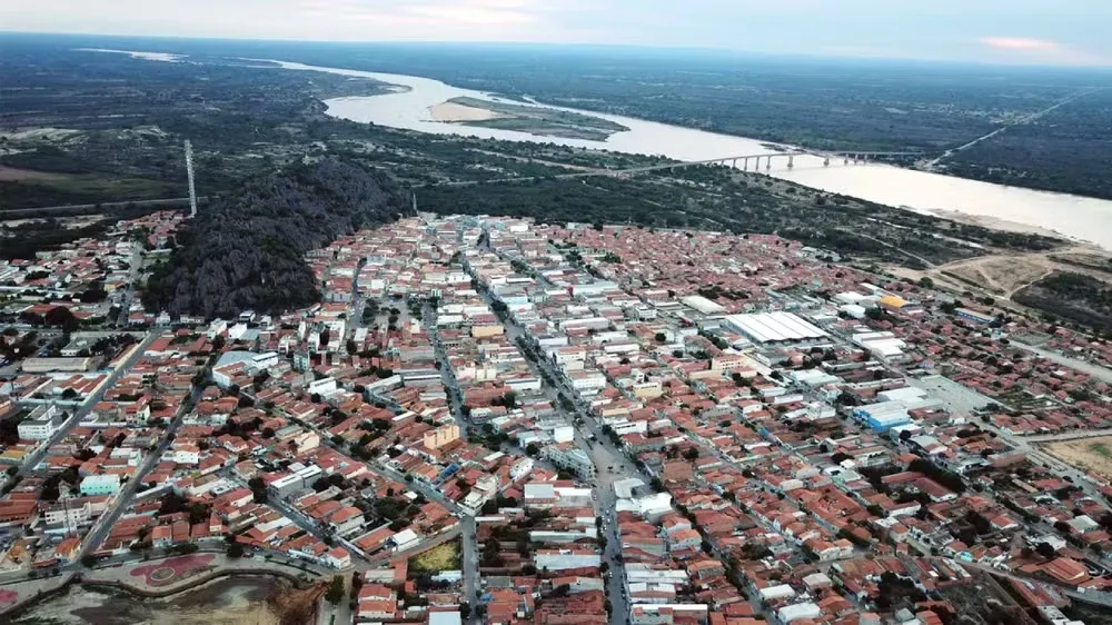 Prefeitura no oeste da Bahia abre concurso público com mais de mil vagas; salários podem chegar a R$ 8 mil