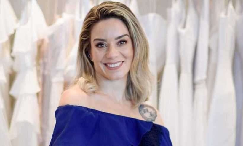 Casamento sologâmico: empresária de BH se casa com ela própria
