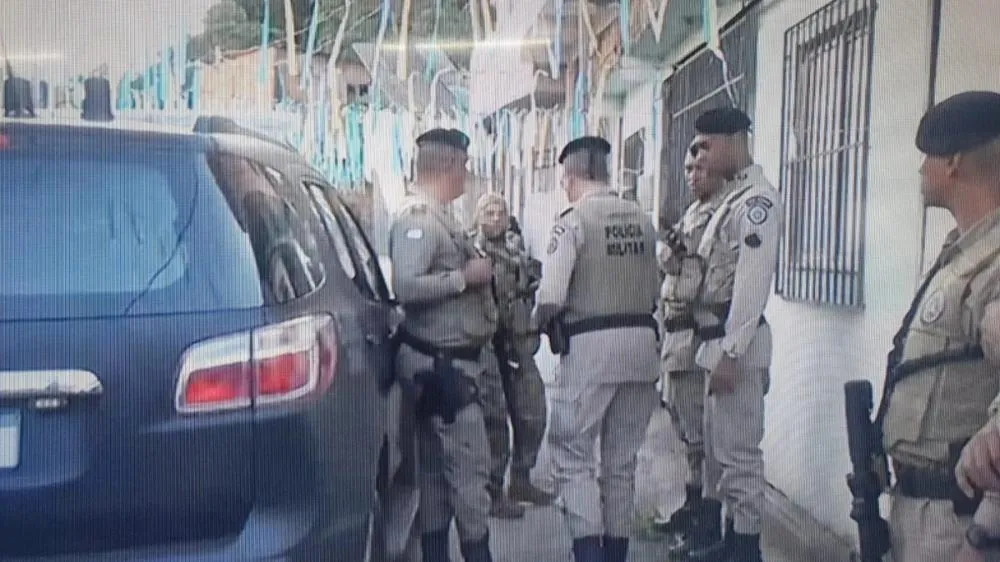 Salvador: Mulher e criança com autismo são mantidas como reféns