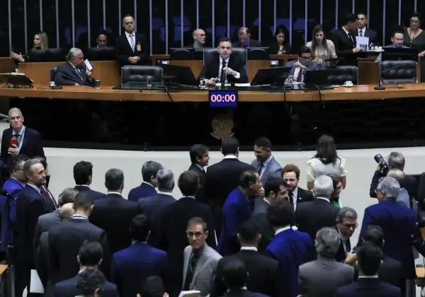 Quem são os deputados baianos mais faltosos da Câmara dos Deputados?