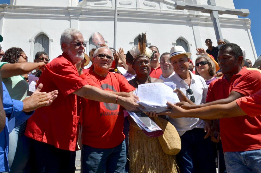 Joseildo apresenta 6.600 assinaturas contra a PEC da Previdência