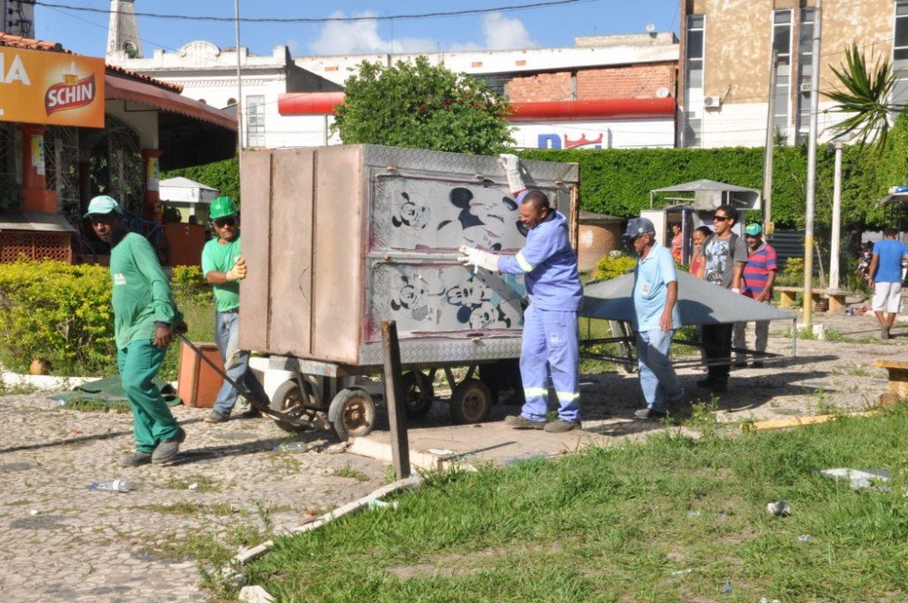 Comerciantes da Praça J.J. Seabra são realocados para o Calçadão