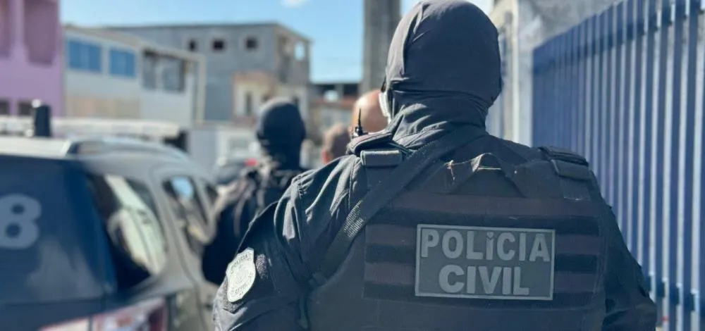 Na Bahia, mulher se joga de carro em movimento para fugir de tentativa de estupro