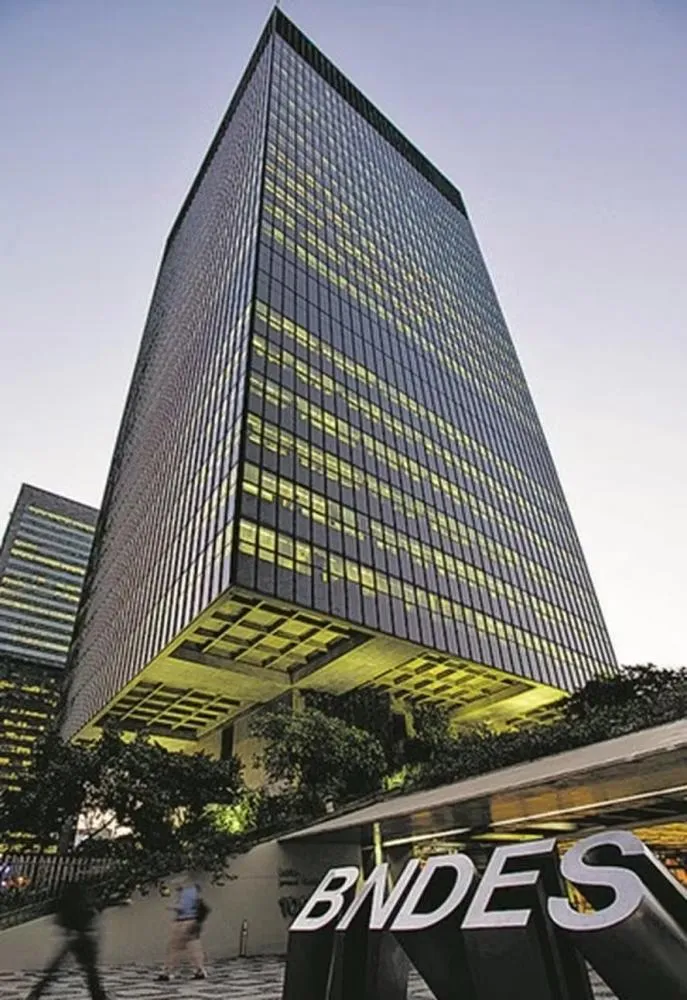 BNDES divulga edital de concurso com salário inicial de R$ 20.900; veja detalhes