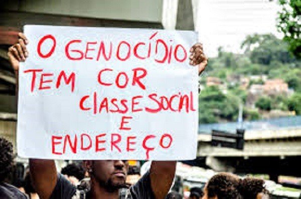 Le Monde descreve genocídio nas favelas do Rio e responsabiliza governador