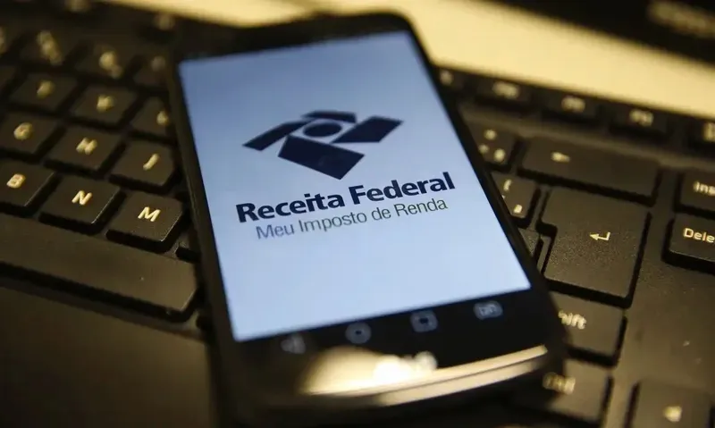 Receita Federal paga terceiro lote de restituição do Imposto de Renda 2024