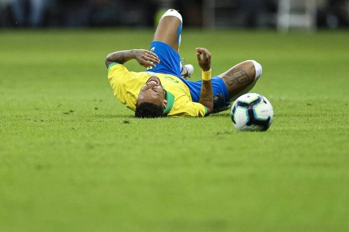 Lesionado, Neymar é cortado da seleção para a Copa América